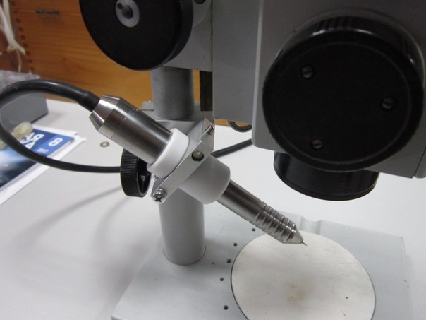 Кронштейн держателя на стойку микроскопа МБС
